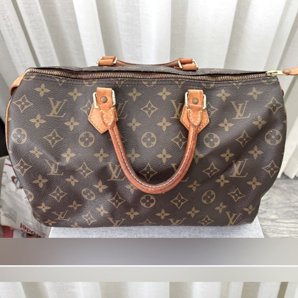 Louis Vuitton Speedy 35 - Monogram Canvas Handbag